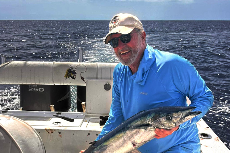 enjoying-the-costa-rica-fishing-charter